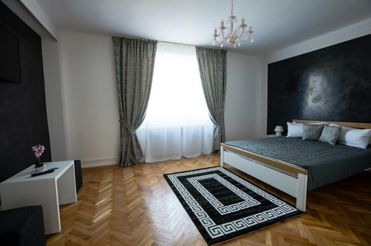 White Spacious Apartment سيبيو المظهر الخارجي الصورة